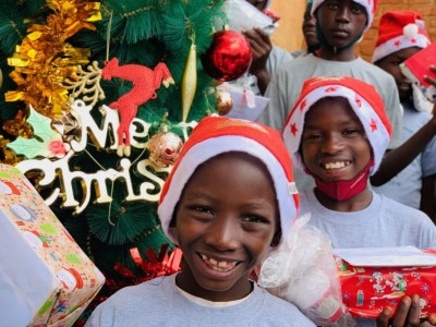 CHRISTMAS SMILES 2025